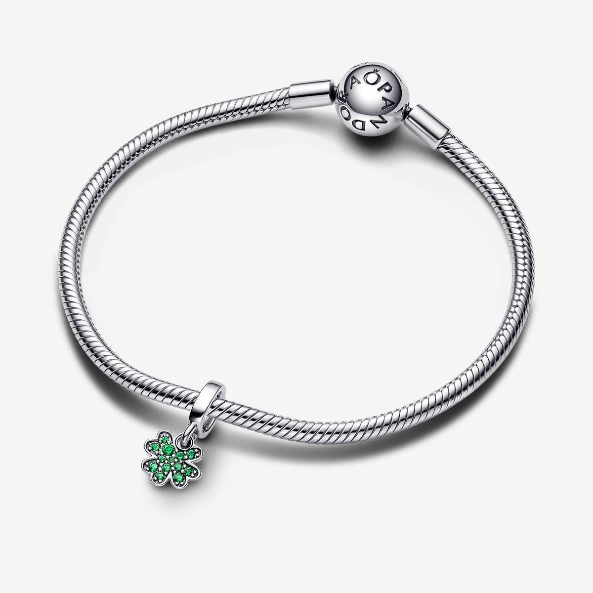Vierblättriges Kleeblatt Charm-Anhänger
