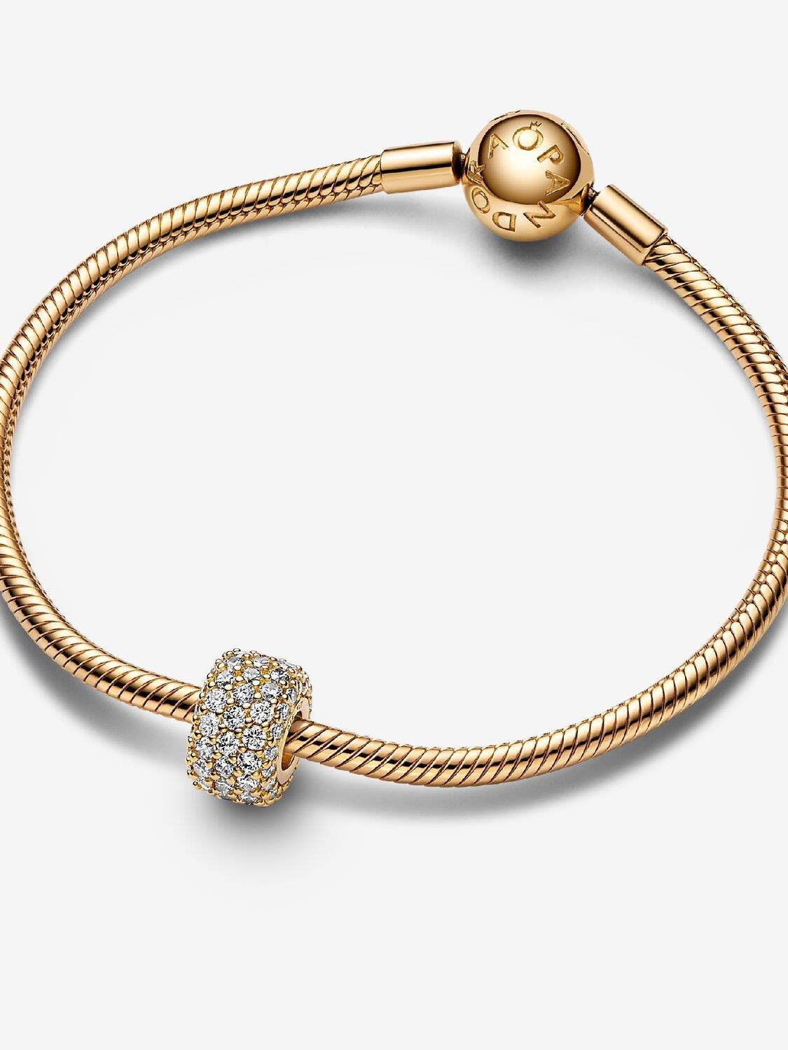 Funkelndes Dreireihiges Pavé-Charm 14 Karat Vergoldung